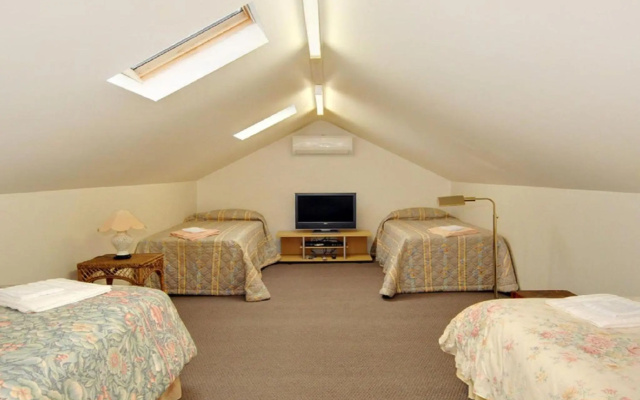 Plum Tree Cottage - warm, cosy & walk to town – Guest Rooms – Bowral