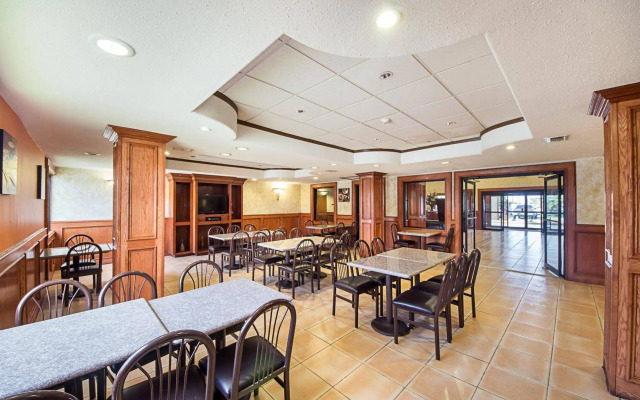 Shary Inn and Suites