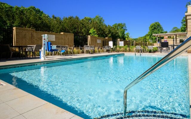 Courtyard by Marriott Raleigh Cary/Crossroads