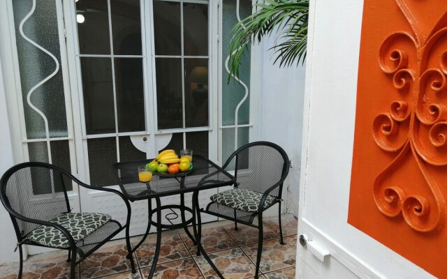 Cozy Obelisk Apartment