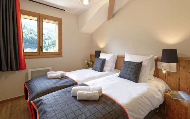 Chalet in Samoens Near Grand Massif Lift