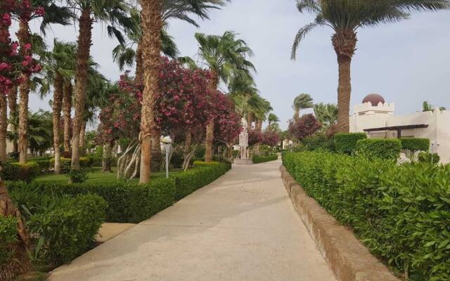 Hurgada Mirage Beach Chalet & Aqua Park