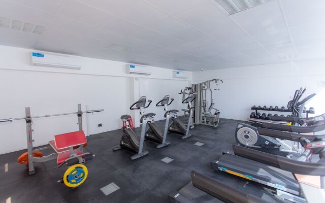 Lofty apt with panoramic view terrace