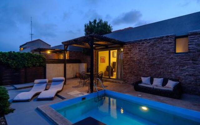 Gerakari Suites