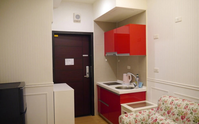 Q Square Apartment