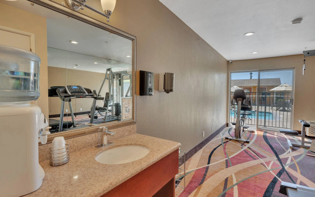 Quality Inn near Six Flags Discovery Kingdom - Napa Valley