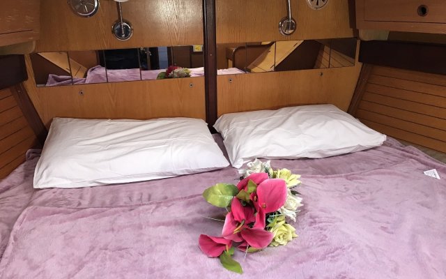 Bed & Boat Pinta 6