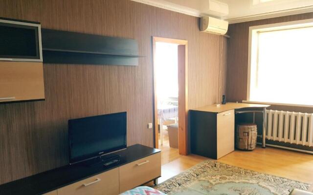 Apartment on Кривенко 81