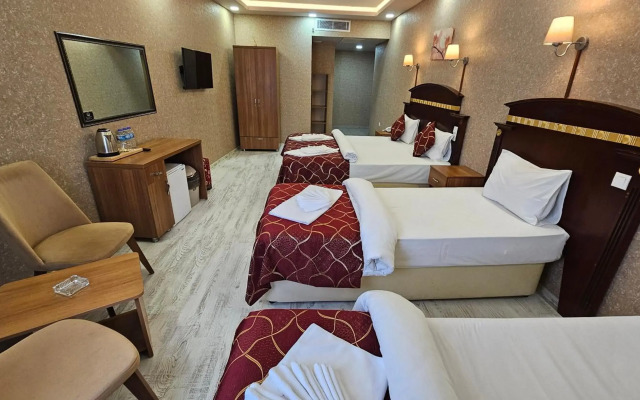 Pointbreak Hotel