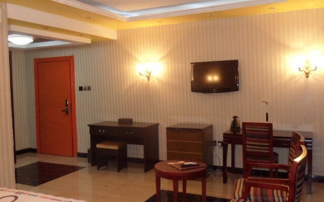 Max Royal Hotel & Suites