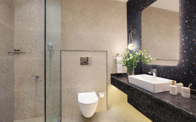 AM Hotel Kollection, Meerut