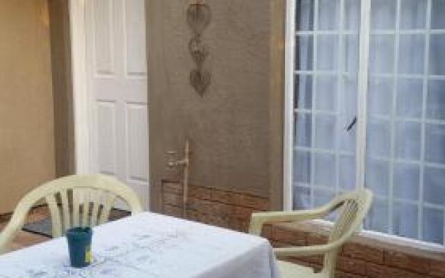 LekkeRus Guest House