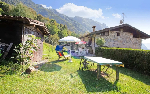 Apartment With Private Garden
