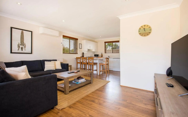 Sunbaker Beach House - 4 Mins to Beach - Pet Friendly with Fire Pit – Guest Rooms – Culburra Beach