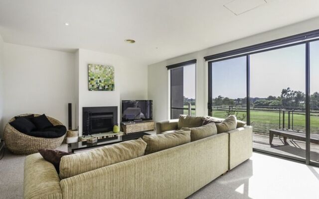 3 Bedroom Condo With Golf Course Views