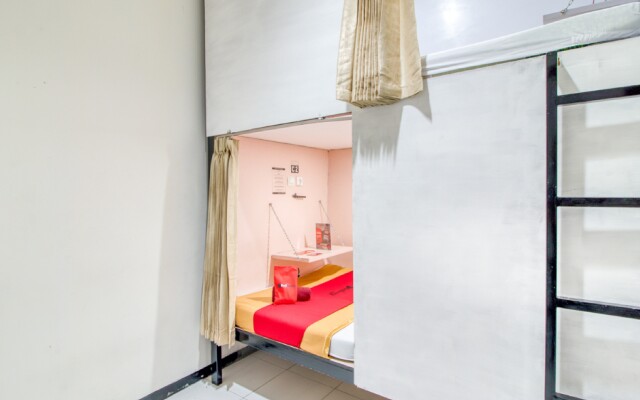 RedDoorz Hostel near Terminal Condongcatur Jogja