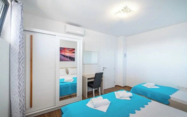 Deluxe Villa Laura 0a
