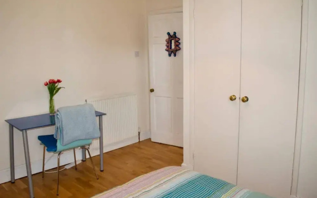 Charming City Centre Flat, Edinburgh