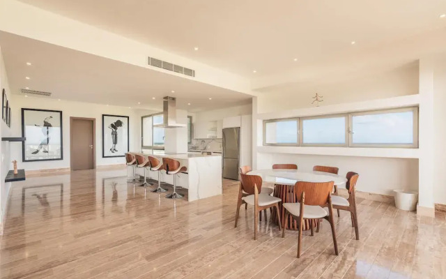 Penthouse With Private Picuzzi in Cap Cana