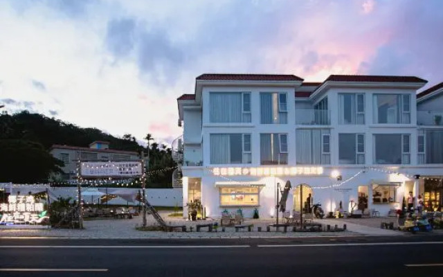 Island• Live in summer