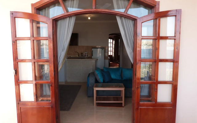 Luxor Plaza House