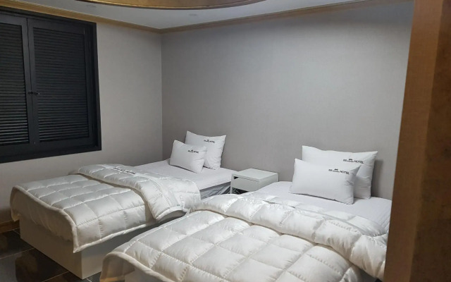 Business Hotel