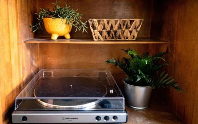 The Spruce, Western Boho DT 2 Bed and Makeup Room