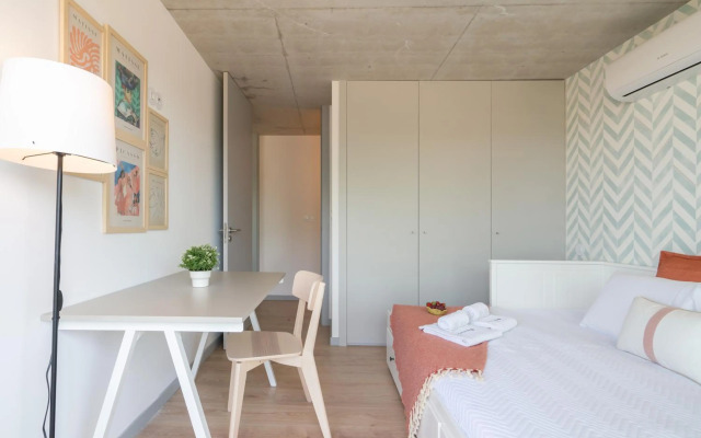 Luxurious Impressive Apartment - Balcony and Pool