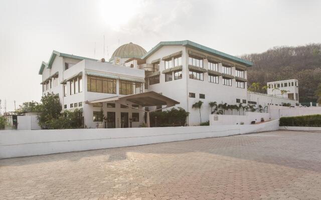OYO 11974 Emerald Resort