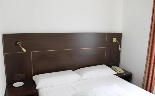 Montree Hotel