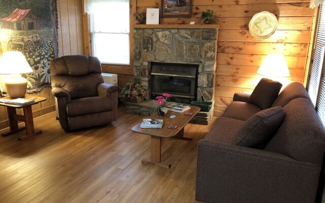 Misty Creek Log Cabins