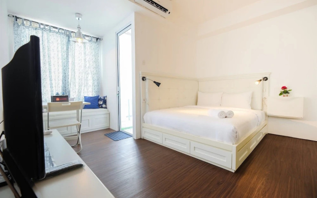 Minimalist Studio at Bassura City Apartment By Travelio