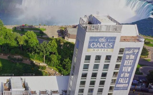 Oakes Hotel Overlooking the Falls