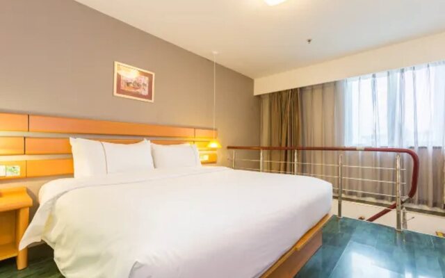 Home Inn (Yangzhou Slender West Lake Dongguan Street)