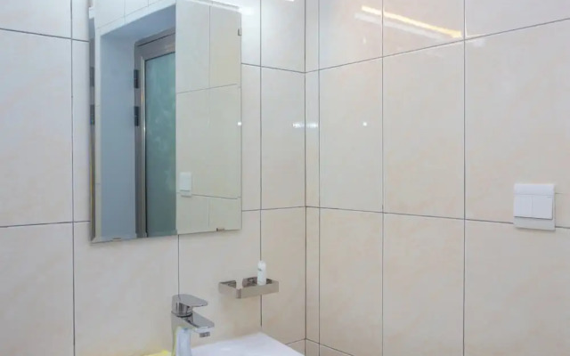 Tropical Plaza Apartments