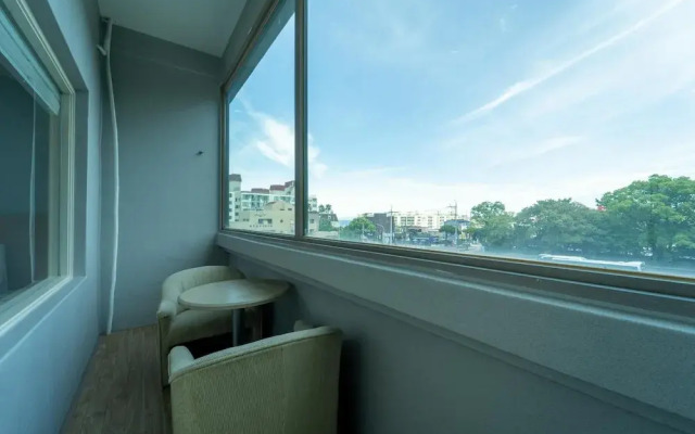 Jeju Honeycrown Hotel