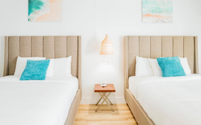 The Belmont Shore Inn