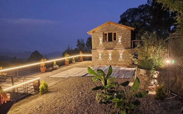 The Cozy Acorn Resort