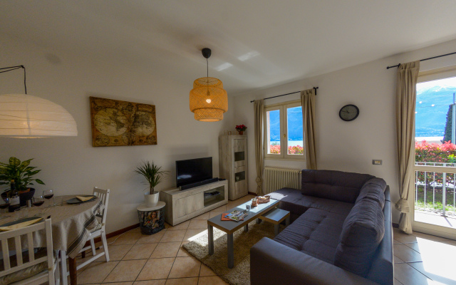 Pianello Charming Lake View