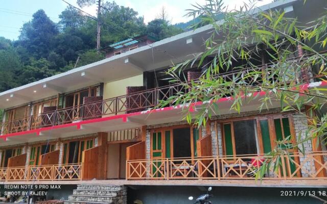 Kamal Guest House Tirthan by OYO