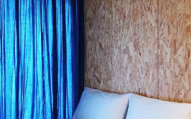 Liping Dong Art Theme Hotel