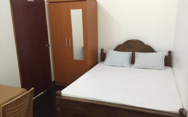 Yaarl Holiday Inn