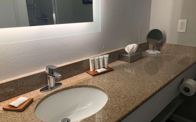 Radisson Beachfront Hotel - Panama City Beach