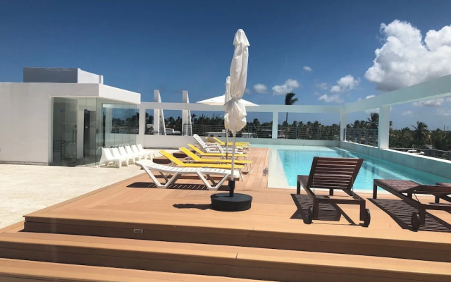 Studio Apart Hotel Rooftop Pool Beach