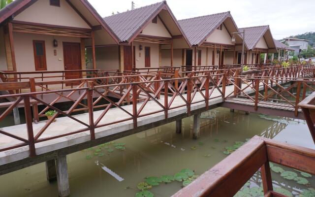 Ruean Bua Resort