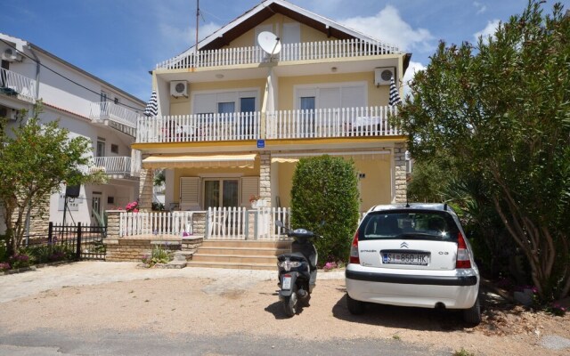 Apartments Tiho
