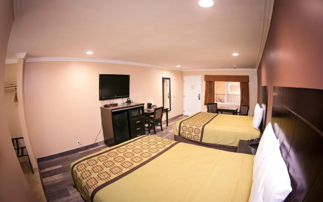 Rodeway Inn & Suites
