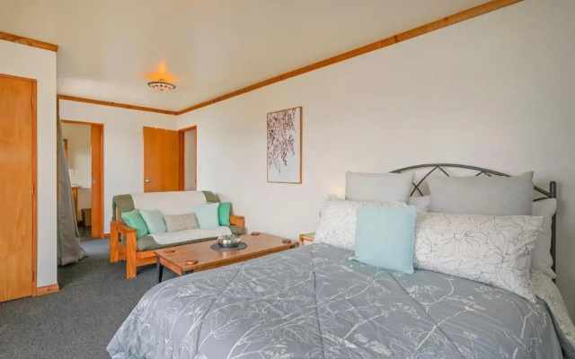 Cythera - Tairua Holiday Home