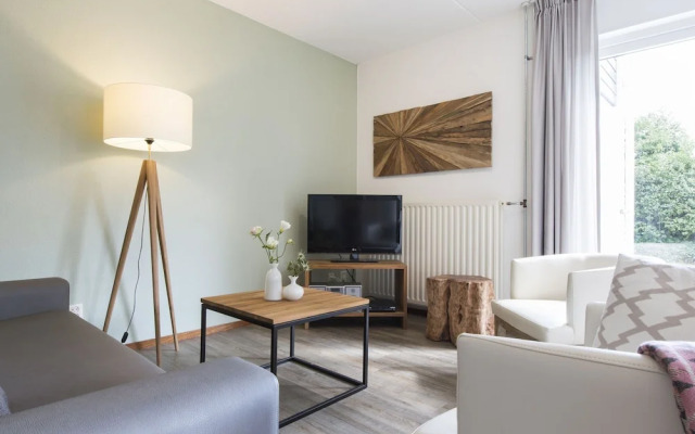 Comfortable Villa with Combi-Microwave in Green Surroundings