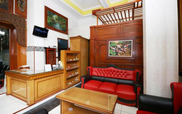 OYO 3727 Homestay Gayatri Sawojajar